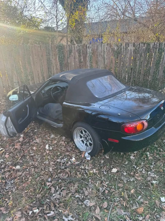 2000 Mazda NB MX-5 Miata - Image 2 of 5