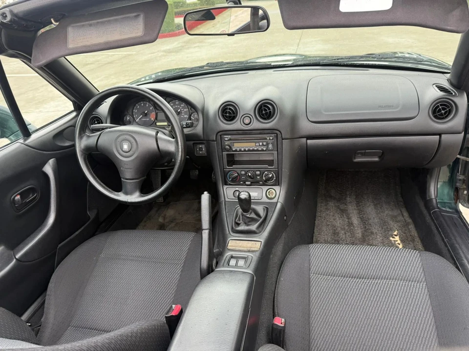 2000 Mazda NB MX-5 Miata - Image 17 of 31