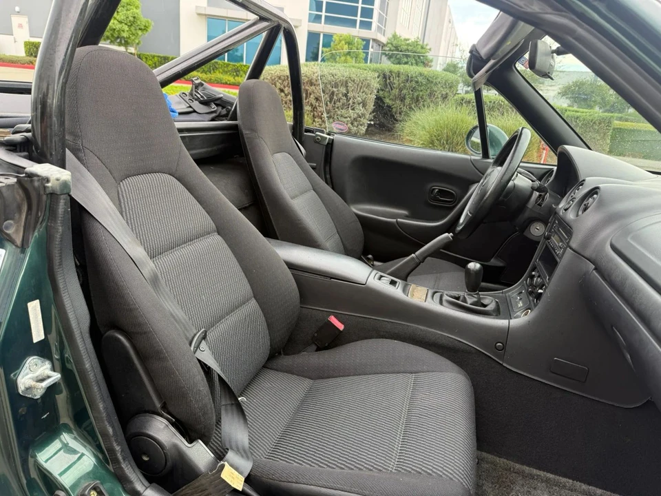 2000 Mazda NB MX-5 Miata - Image 16 of 31