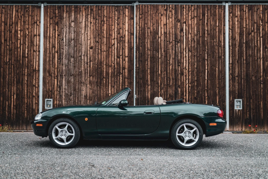 2000 Mazda NB MX-5 Miata - Image 9 of 31