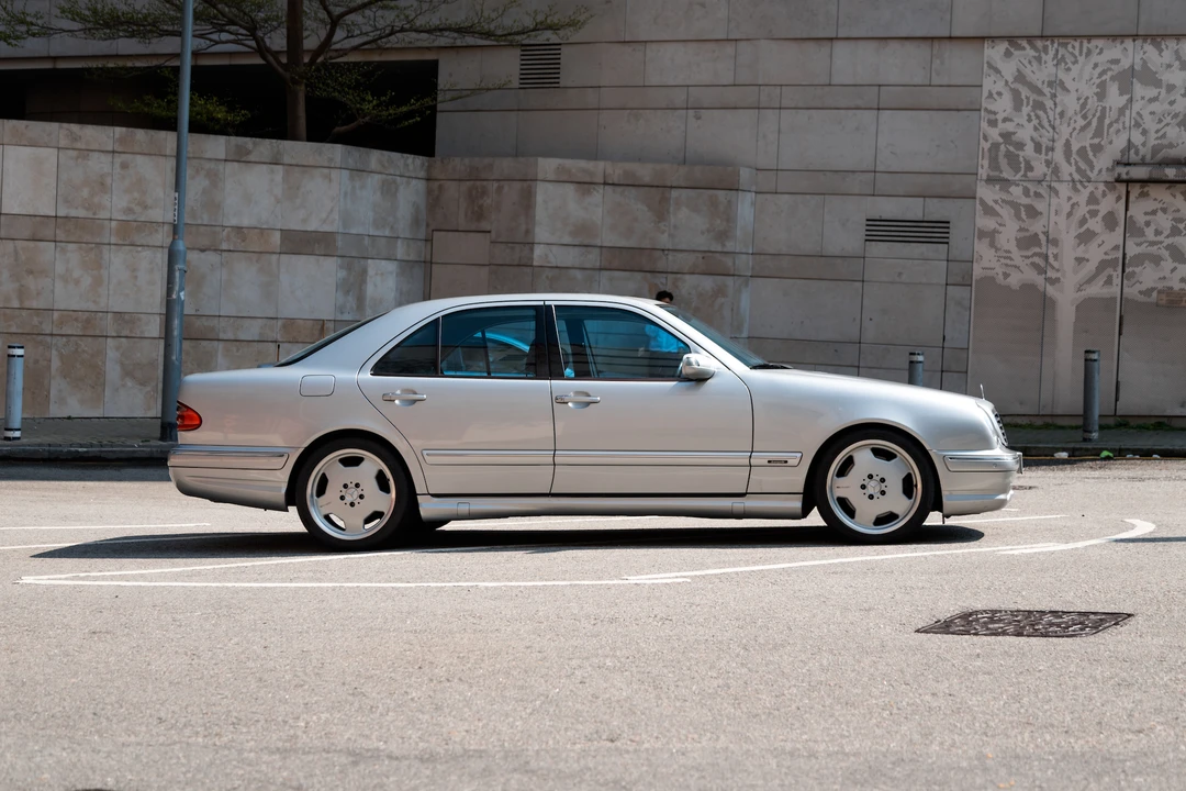 2000 Mercedes-Benz W210 E 36 & E 50 & E 55 & E 60 AMG - Image 9 of 31