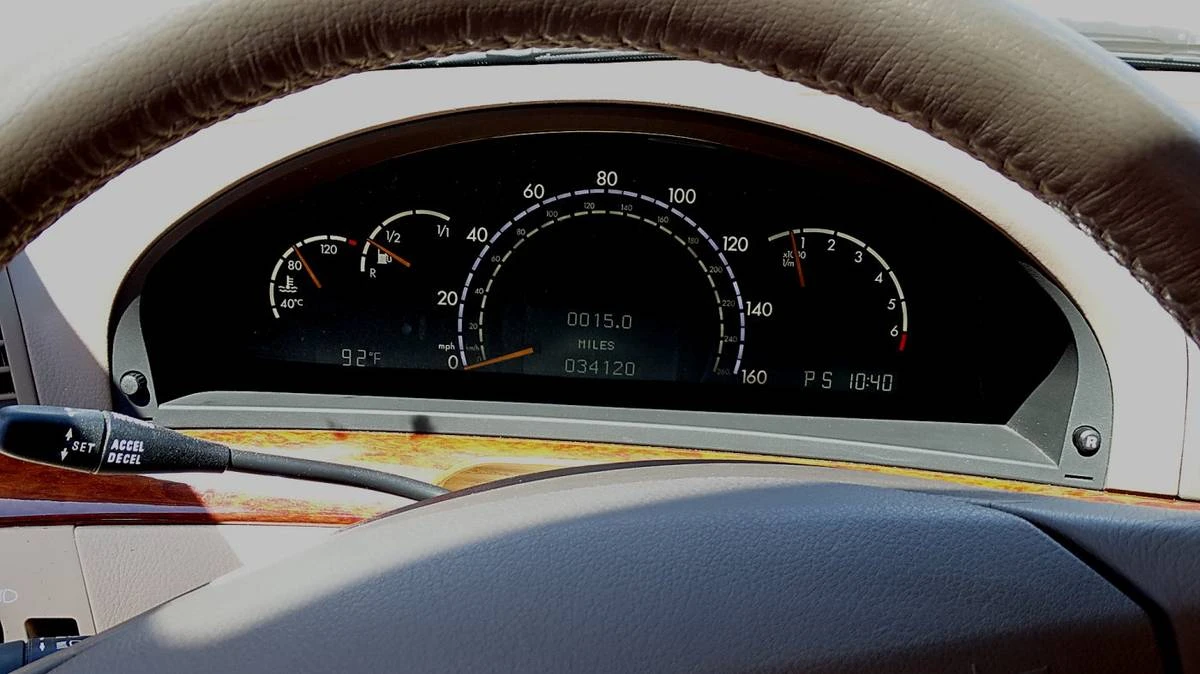 2000 Mercedes-Benz W220 S-Class - Image 14 of 16