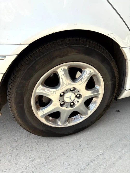 2000 Mercedes-Benz W220 S-Class - Image 9 of 24