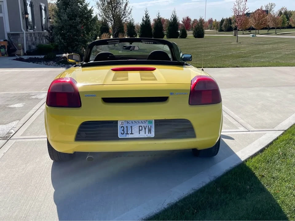 2000 Toyota MR2 Spyder/MR-S - Image 5 of 10