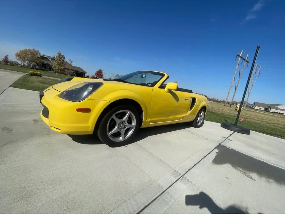 2000 Toyota MR2 Spyder/MR-S - Image 4 of 10