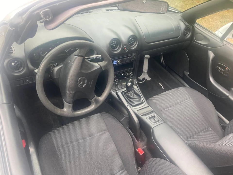 2000 Mazda NB MX-5 Miata - Image 5 of 5