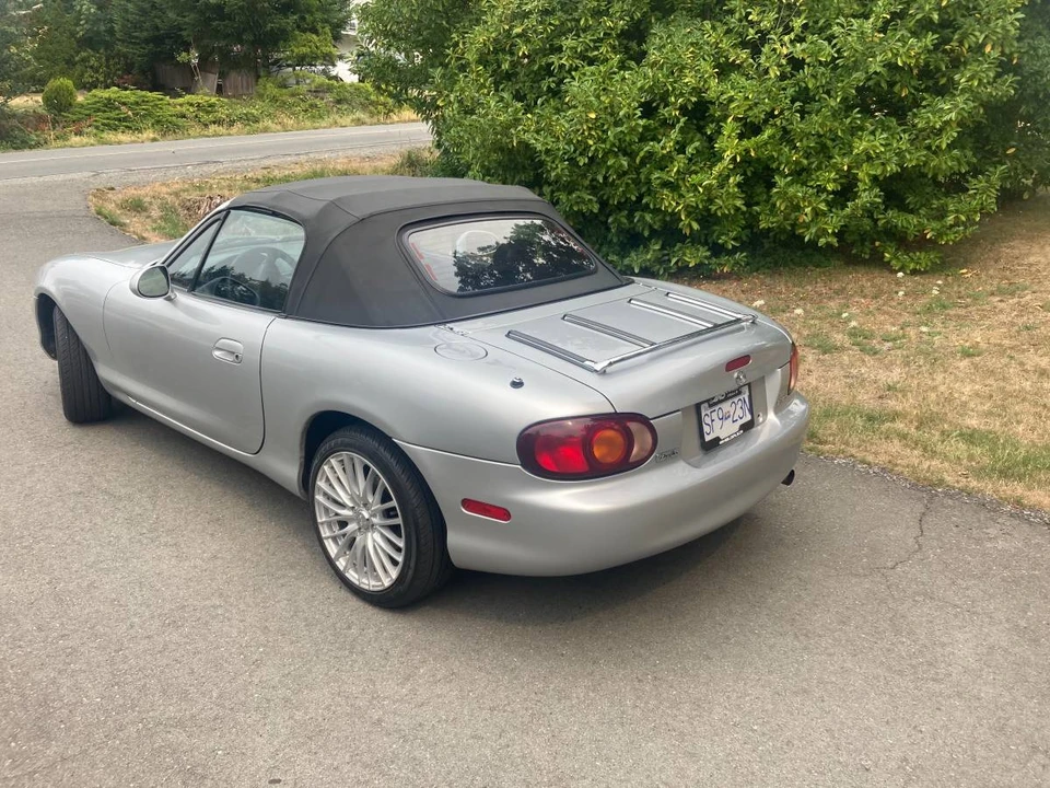 2000 Mazda NB MX-5 Miata - Image 2 of 5