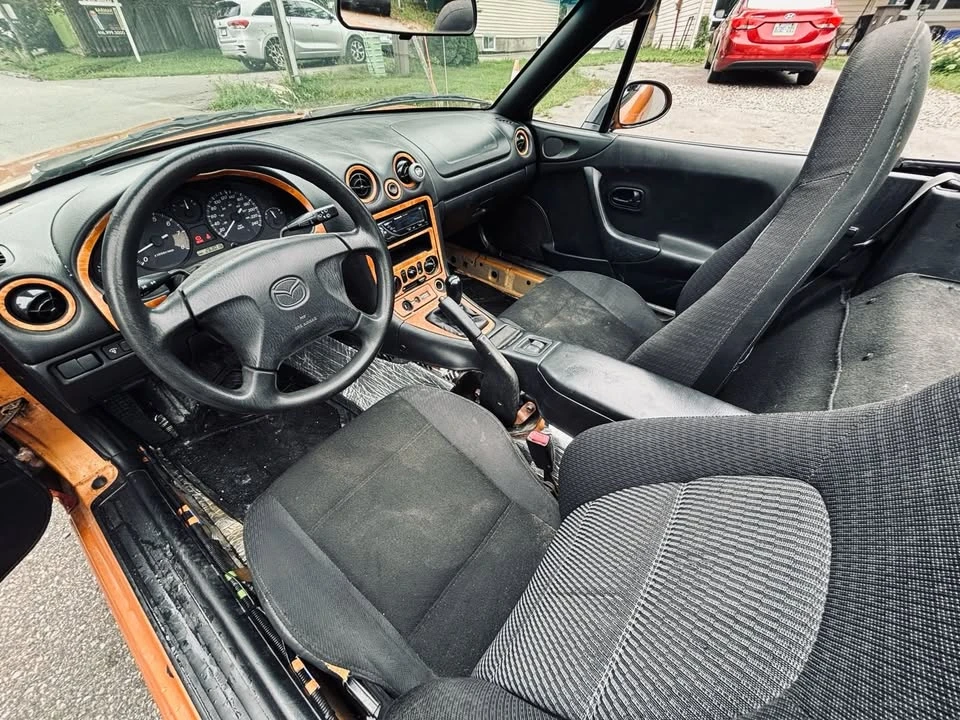 2000 Mazda NB MX-5 Miata - Image 10 of 19