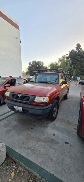 2000 Mazda B Series - Image 2 of 7