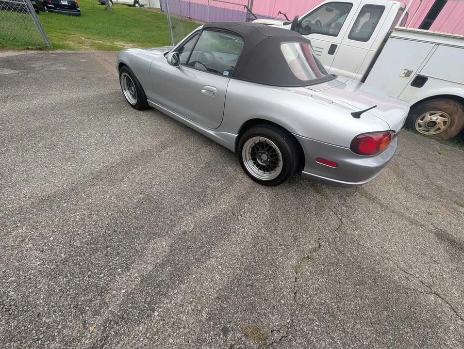 2000 Mazda MX-5 - Image 2 of 5