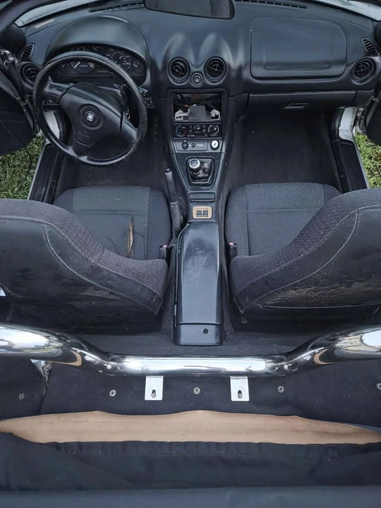 2000 Mazda NB MX-5 Miata - Image 6 of 7