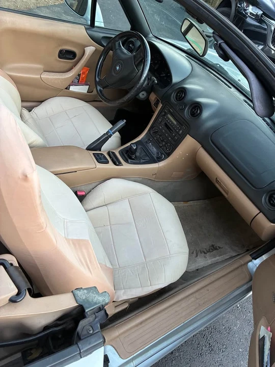 2000 Mazda NB MX-5 Miata - Image 5 of 5