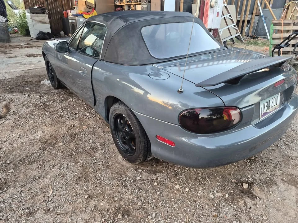 2000 Mazda NB MX-5 Miata - Image 4 of 5