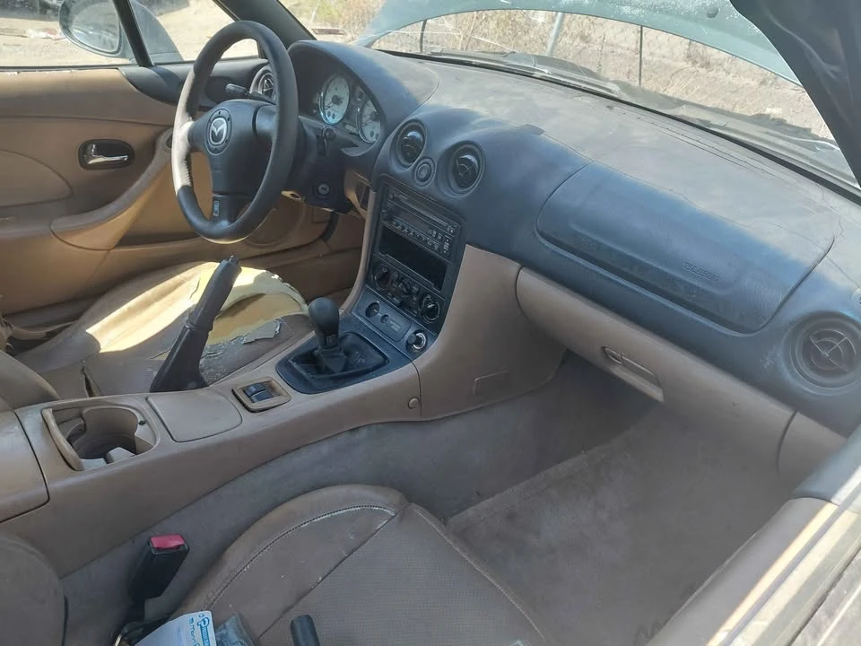 2000 Mazda NB MX-5 Miata - Image 4 of 5