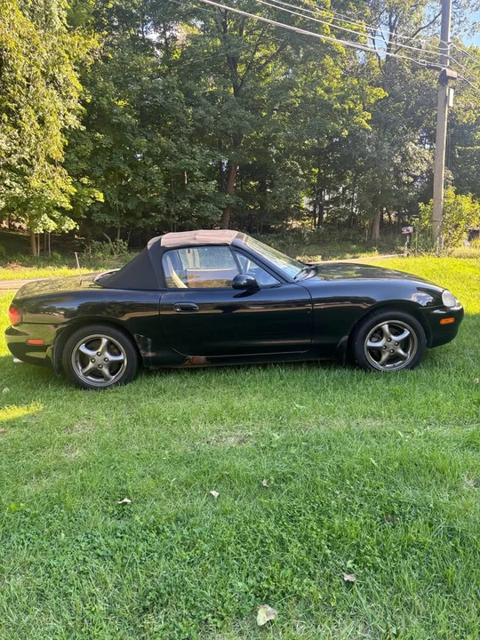 2000 Mazda NB MX-5 Miata - Image 5 of 14