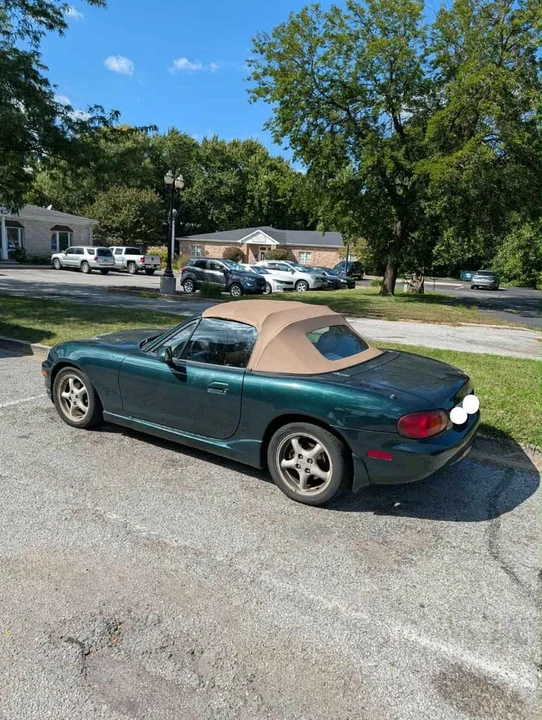 2000 Mazda NB MX-5 Miata - Image 4 of 8