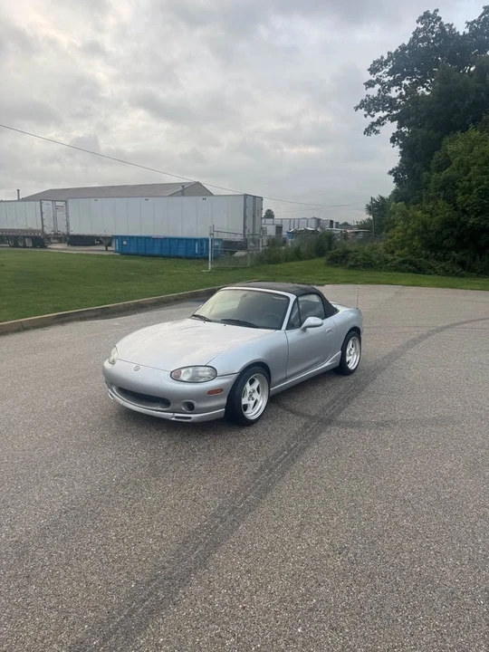 2000 Mazda NB MX-5 Miata - Image 2 of 7