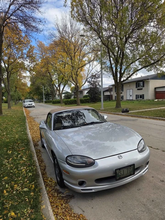 2000 Mazda NB MX-5 Miata - Image 2 of 8