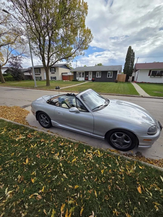 2000 Mazda NB MX-5 Miata - Image 5 of 8