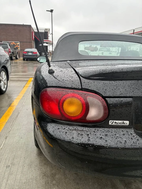 2000 Mazda NB MX-5 Miata - Image 5 of 8