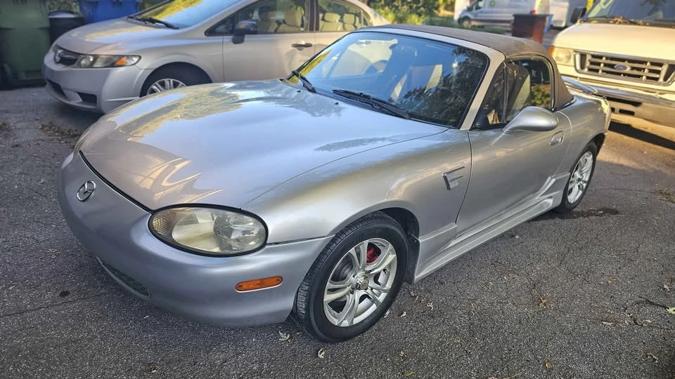 2000 Mazda NB MX-5 Miata - Image 2 of 18