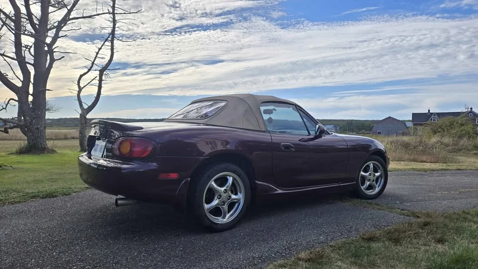 2000 Mazda NB MX-5 Miata - Image 2 of 7