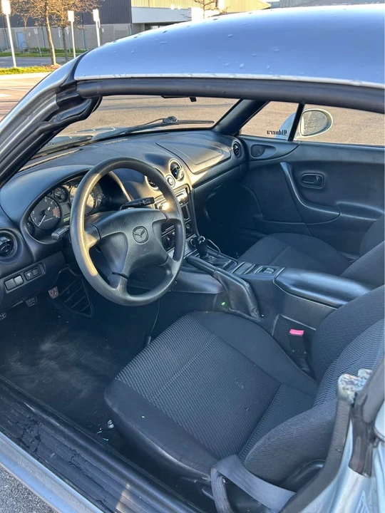 2000 Mazda NB MX-5 Miata - Image 8 of 9