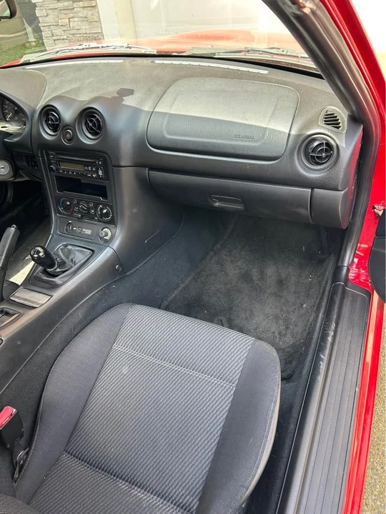 2000 Mazda NB MX-5 Miata - Image 16 of 17