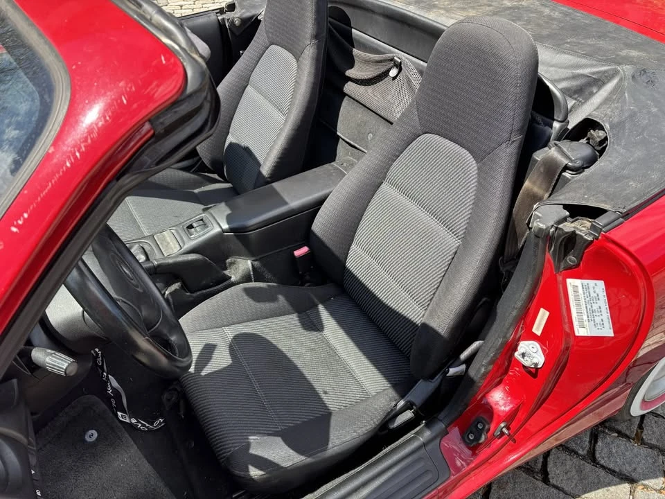 2000 Mazda NB MX-5 Miata - Image 11 of 20