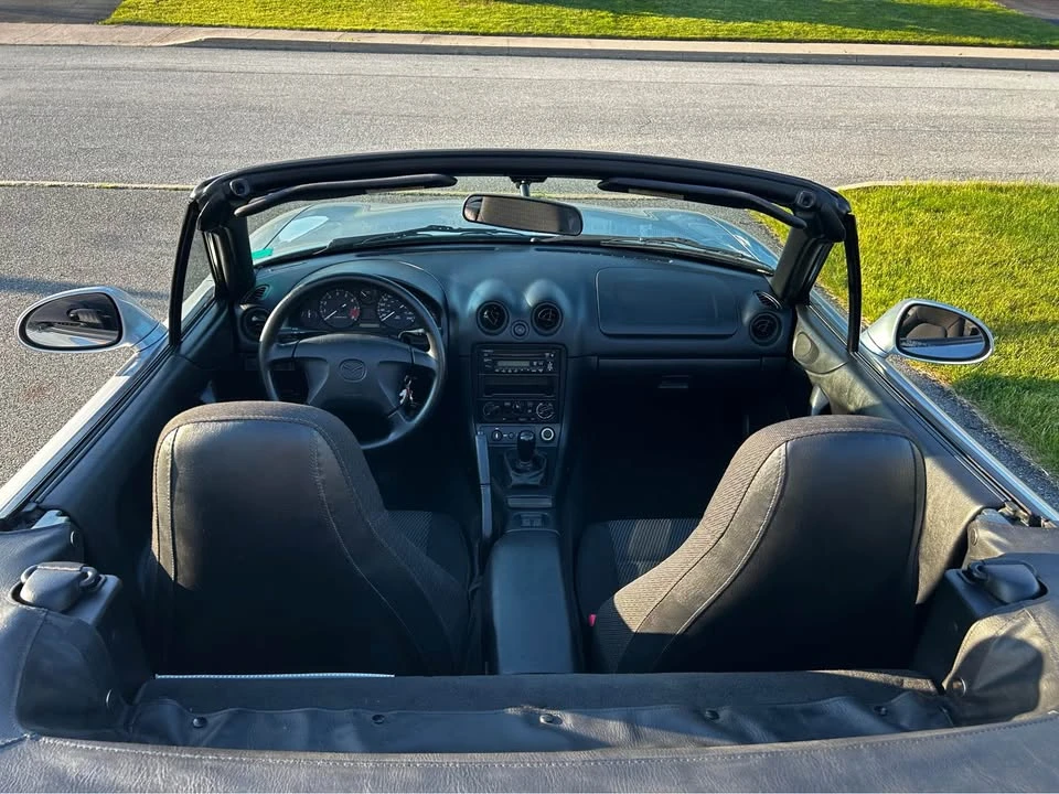 2000 Mazda NB MX-5 Miata - Image 5 of 8