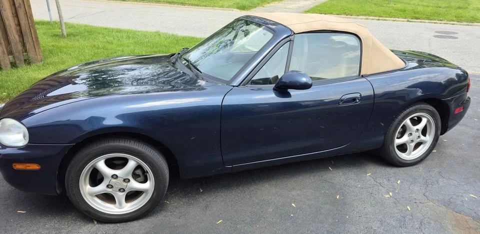 2000 Mazda NB MX-5 Miata - Image 9 of 10