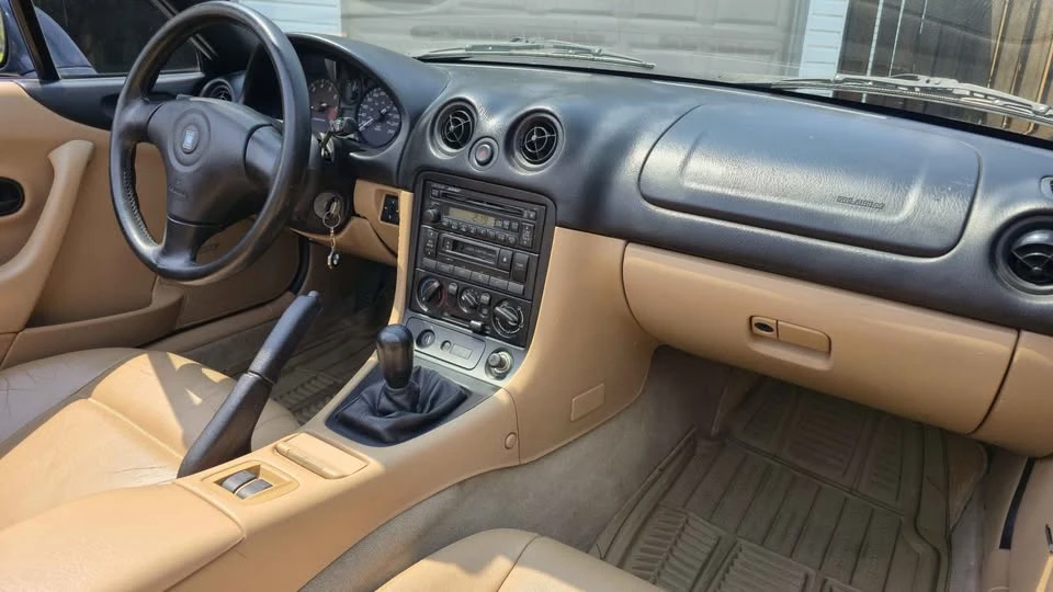 2000 Mazda NB MX-5 Miata - Image 8 of 10