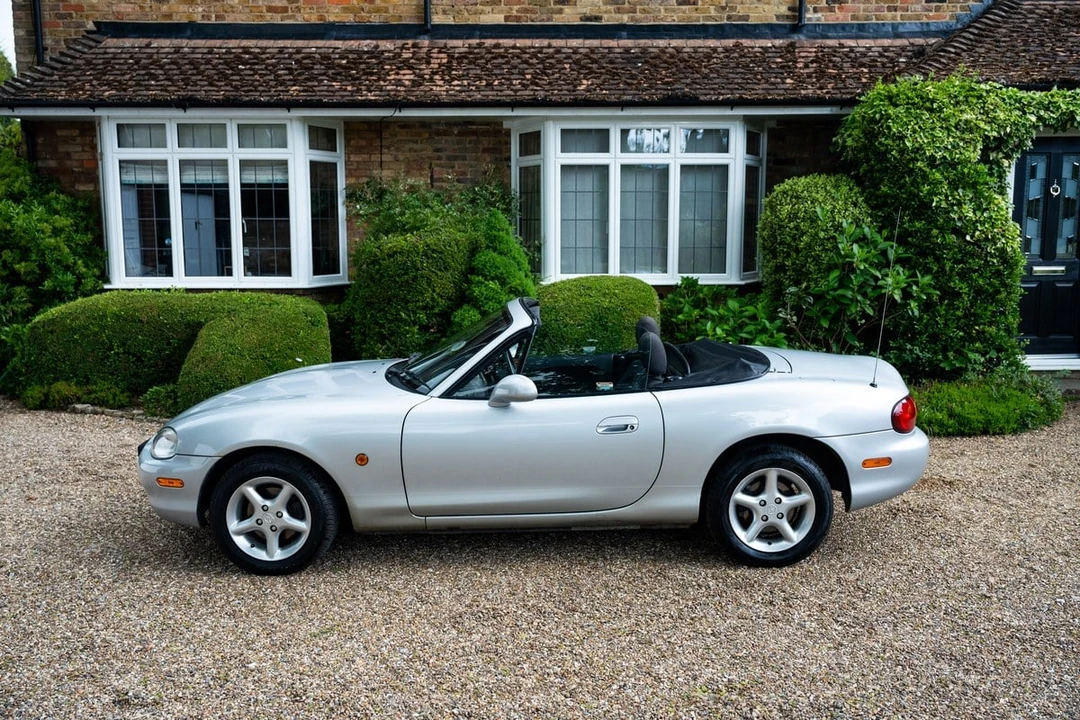 2000 Mazda NB MX-5 Miata - Image 3 of 30