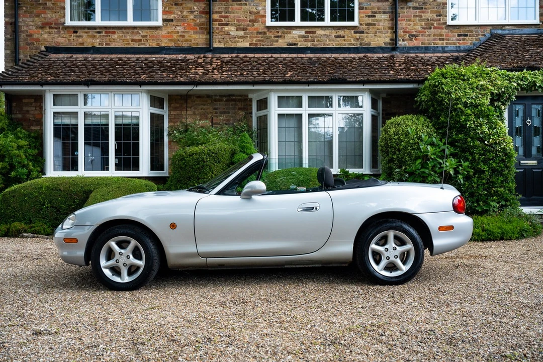 2000 Mazda NB MX-5 Miata - Image 4 of 30