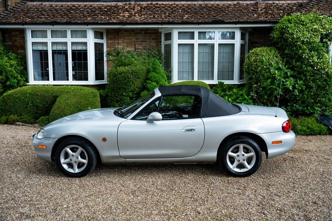 2000 Mazda NB MX-5 Miata - Image 27 of 30