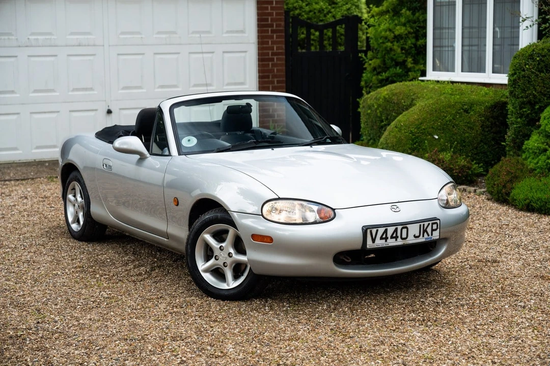 2000 Mazda NB MX-5 Miata - Image 2 of 30