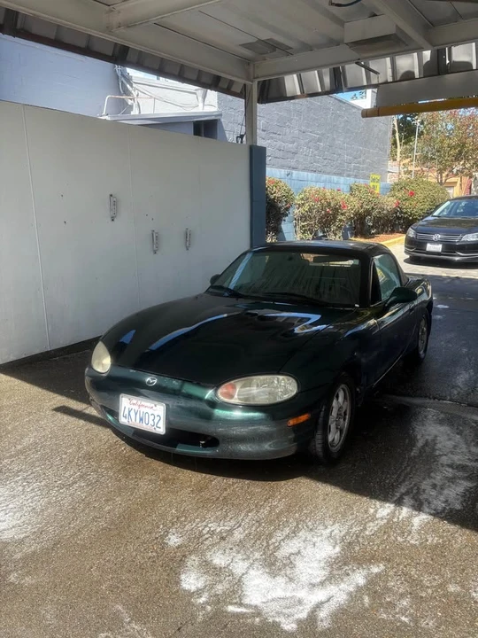 2000 Mazda NB MX-5 Miata - Image 2 of 2
