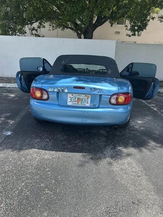 2000 Mazda NB MX-5 Miata - Image 2 of 5