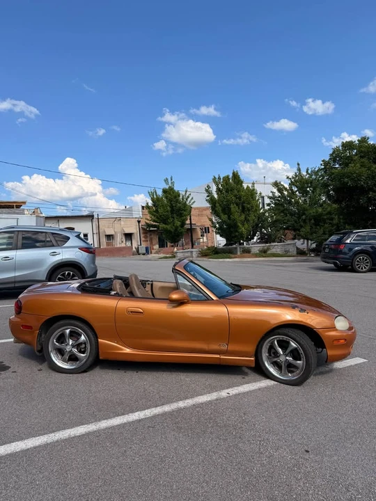2000 Mazda NB MX-5 Miata - Image 3 of 13