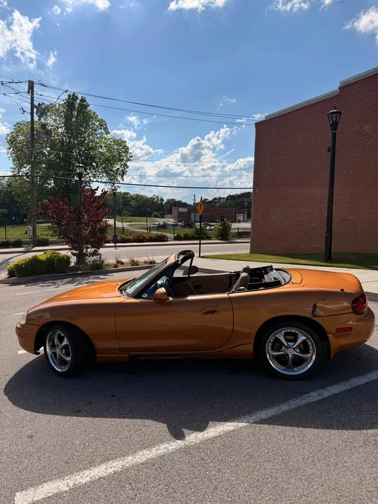 2000 Mazda NB MX-5 Miata - Image 5 of 13