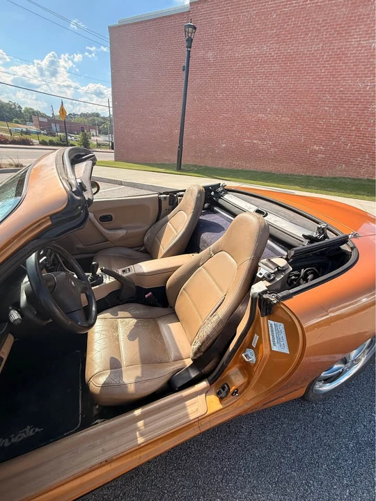 2000 Mazda NB MX-5 Miata - Image 9 of 13