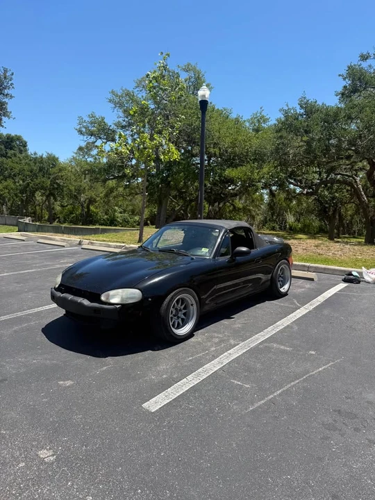 2000 Mazda - Image 2 of 13