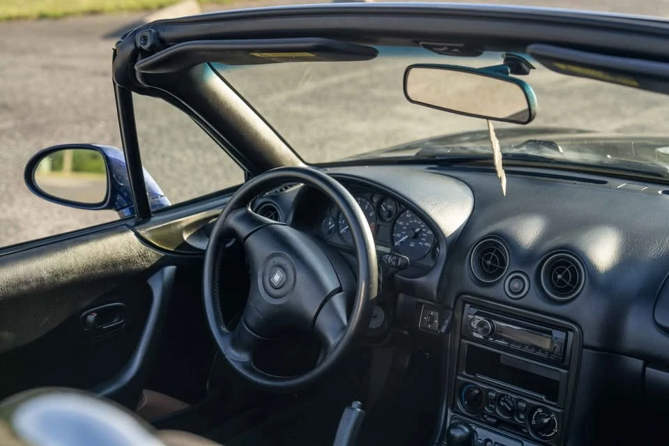 2000 Mazda NB MX-5 Miata - Image 4 of 20