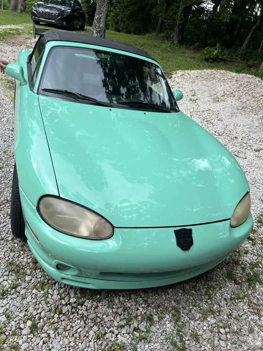 2000 Mazda NB MX-5 Miata - Image 2 of 9