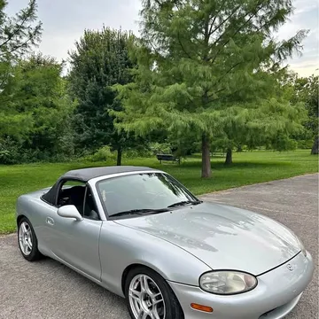 2000 Mazda MX-5 Miata Base