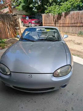 2000 Mazda MX-5 Convertible 2D