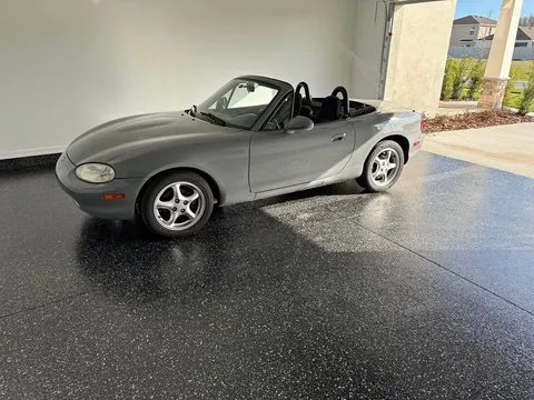 2000 Mazda MX-5 Convertible 2D