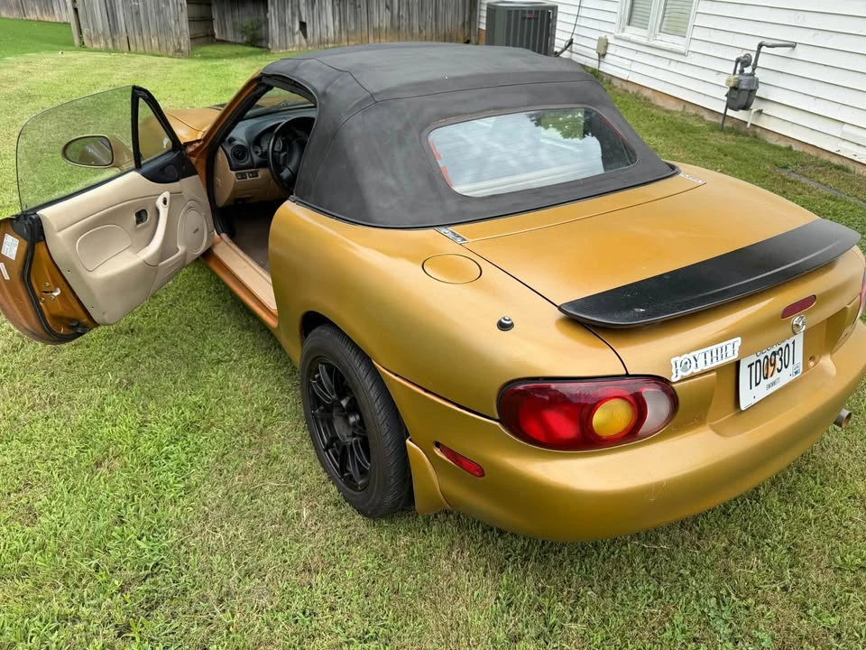 2000 Mazda NB MX-5 Miata - Image 2 of 10