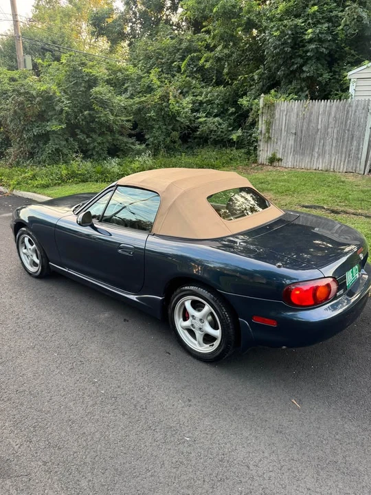 2000 Mazda NB MX-5 Miata - Image 2 of 10