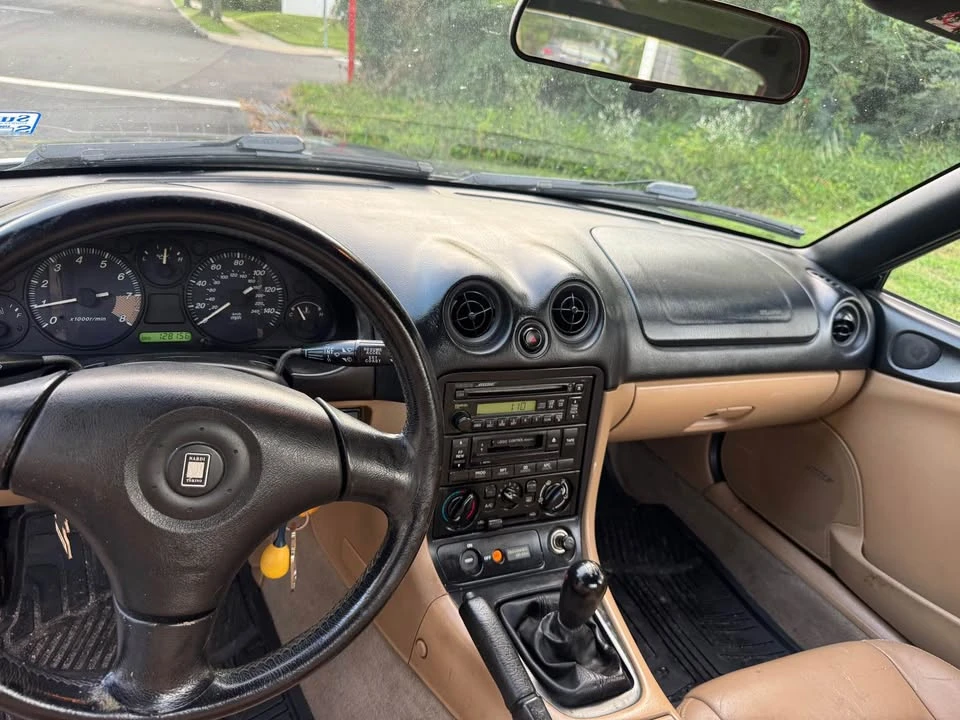 2000 Mazda NB MX-5 Miata - Image 9 of 10